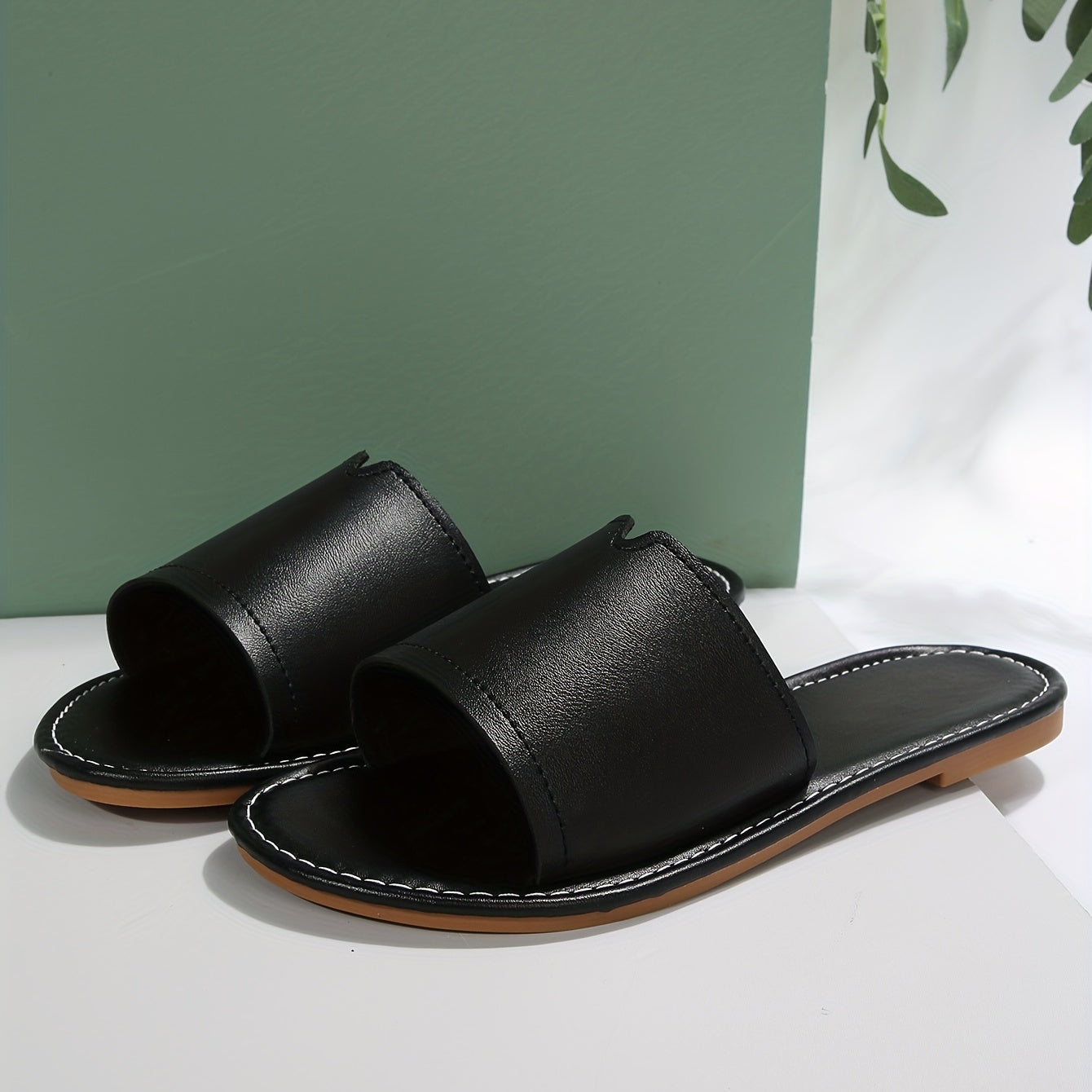 Women's Solid Color Minimalist Slip-On Sandals for Beach and Casual Use