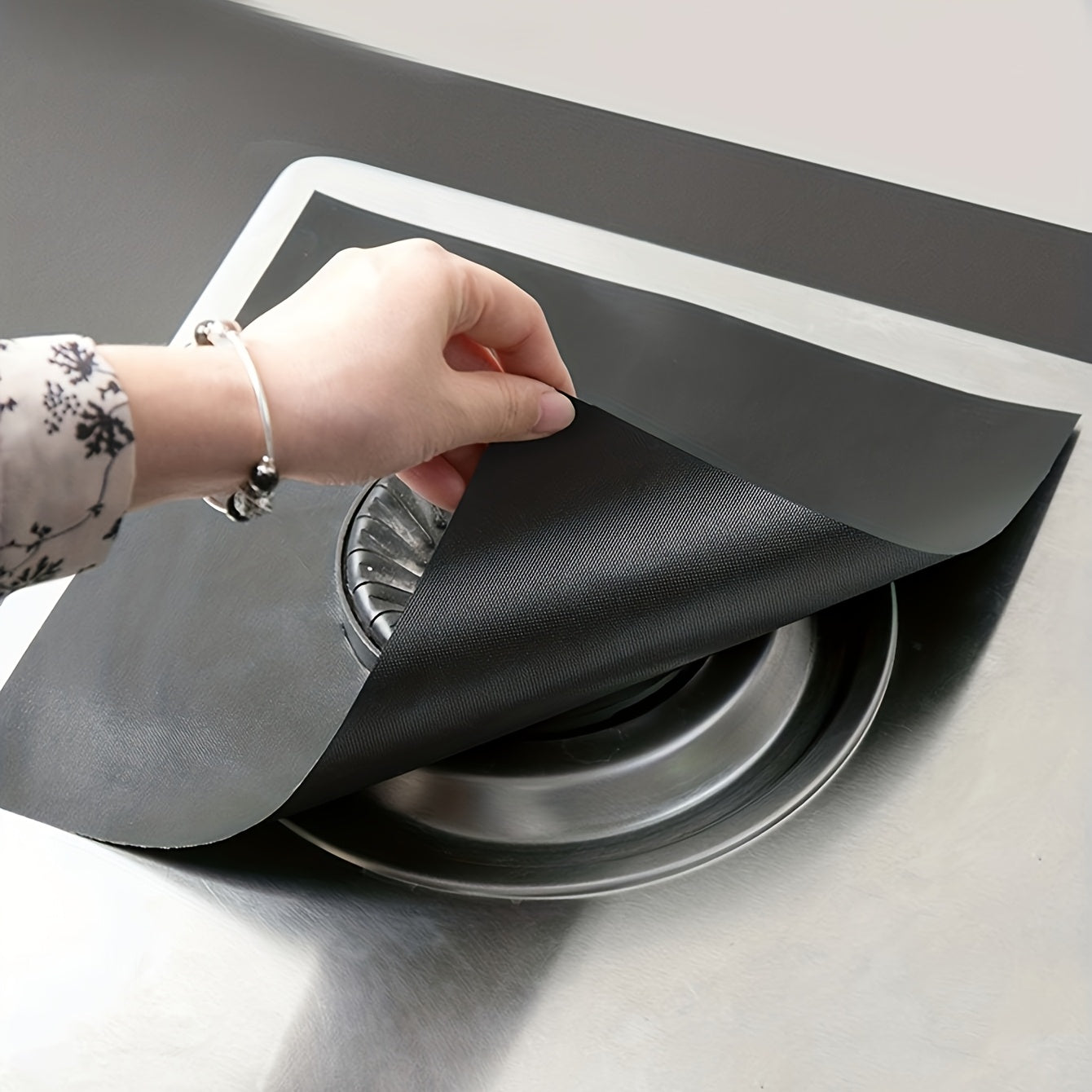 Gaz pechkasini tozalash padlari to'plami 4 dona - Isiga chidamli va yog'ga chidamli, pechka yuzasidagi dog'larni oldini oladi, tozalash oson