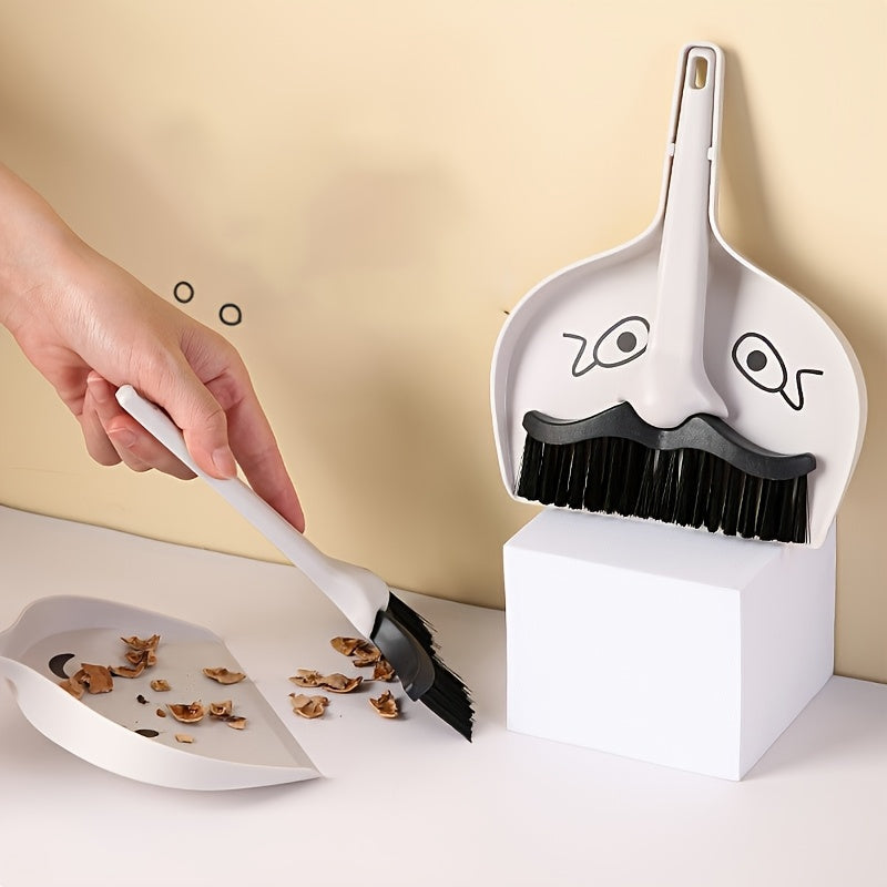 Sayohat, lager va sirtlar uchun portativ qo‘l bilan ishlatiladigan tozalash choʻpqi va choʻkma toʻplami