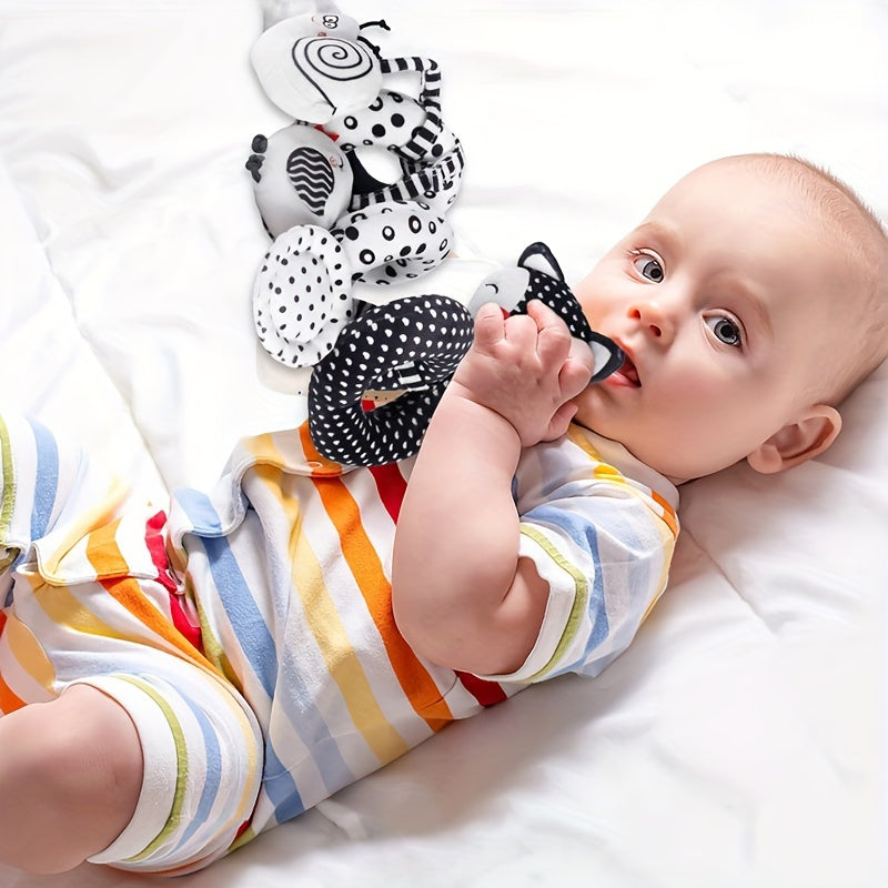 Baby Plush Toy Spiral Pendant with Black and White Cartoon Fox for Stroller and Soothing Baby Gift