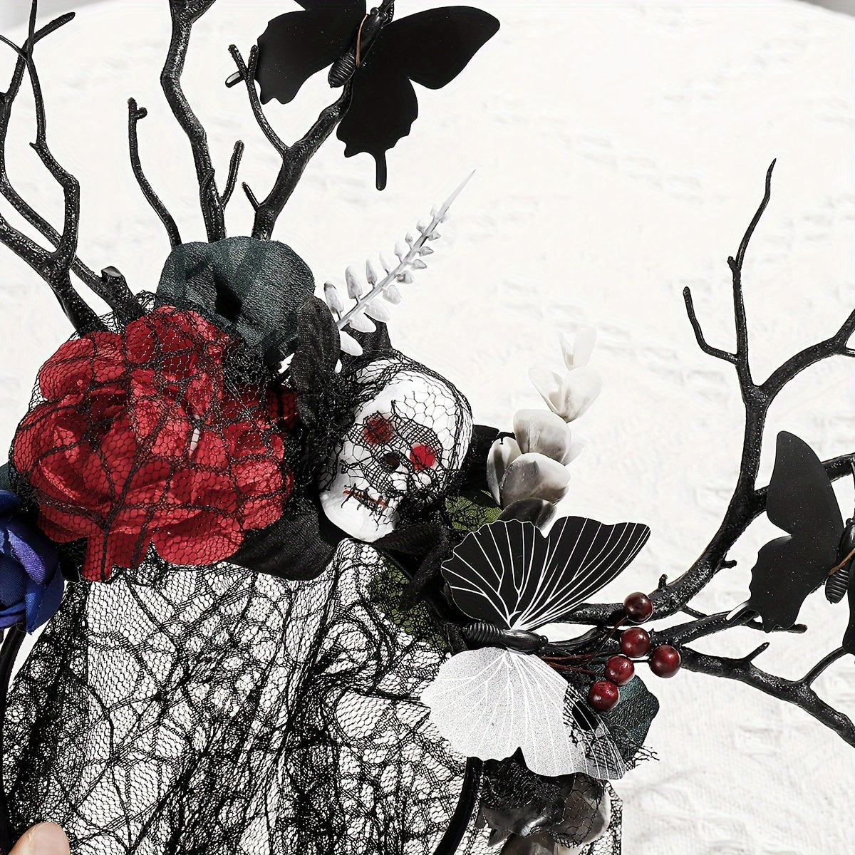 Qora farishta gul boshi bilan qargʻa tarmogʻi toʻqilgan qargʻa bosh kiyim Halloween kostyumlari uchun