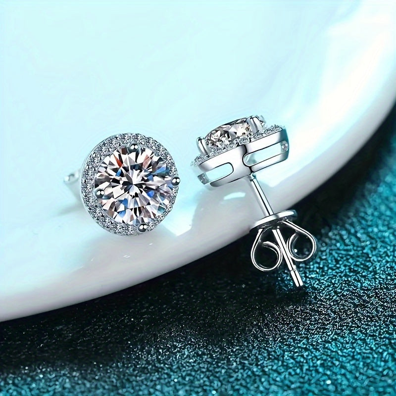 Moissanite studli marjonlar - 925 sterling kumushdan tayyorlangan, kundalik kiyimlar va sovg'a tadbirlari uchun mos, Mardi Gras va barcha mavsum kiyimlari uchun mukammal, gippoallergen, hashamatli sovg'a qutisi bilan birga keladi.
