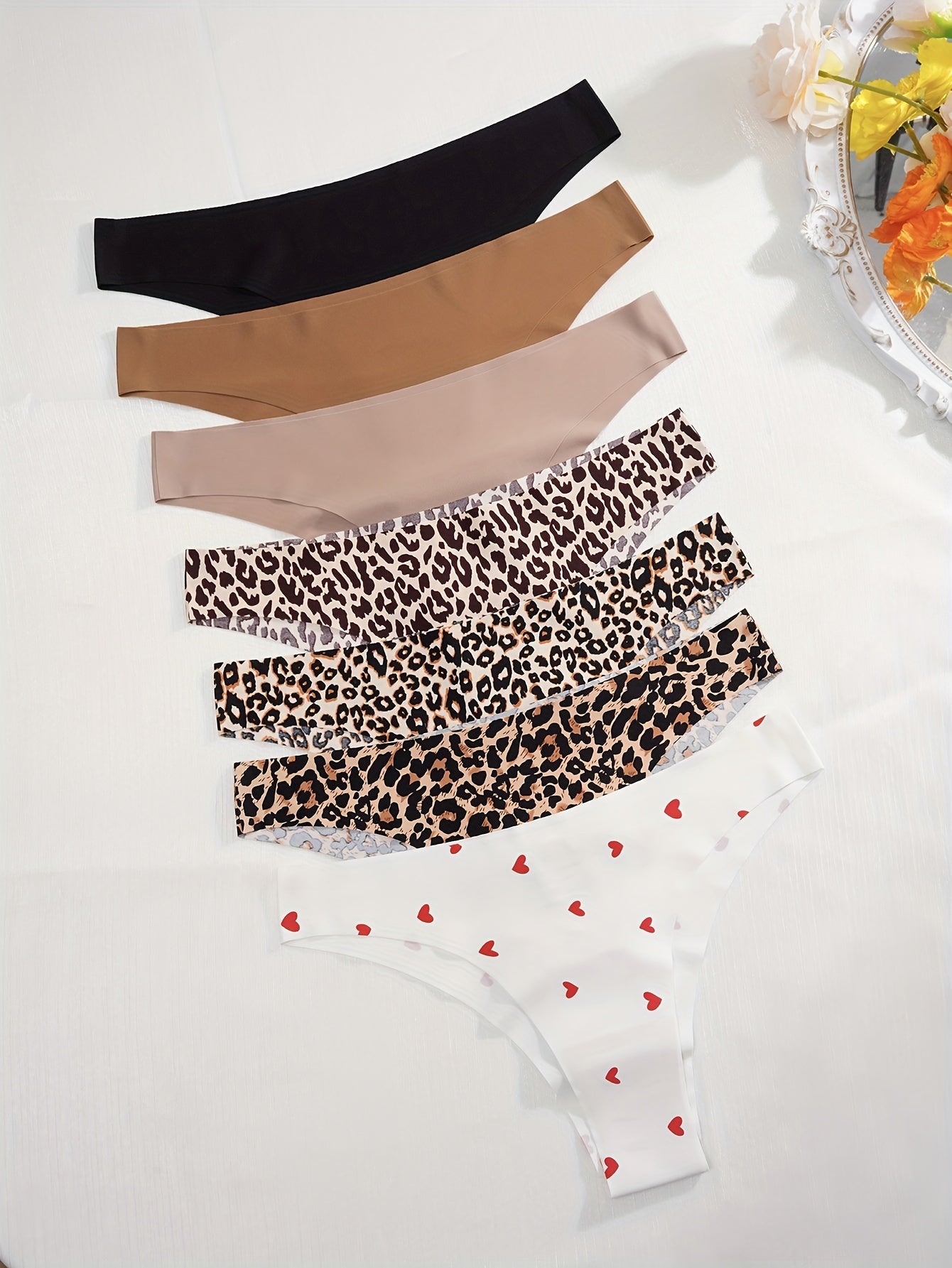 7 Pcs Women's Leopard and Heart Print Seamless Panties