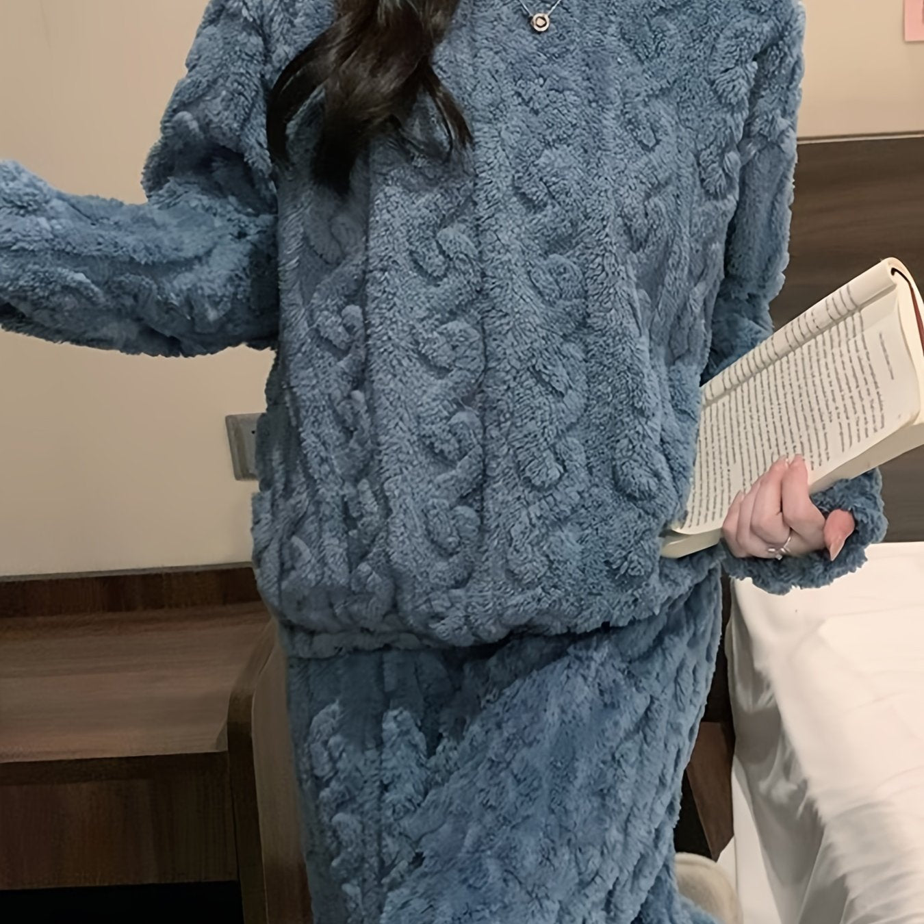 Women's Fleece Jacquard Lounge Set with Crew Neck Top and Joggers for Fall Winter