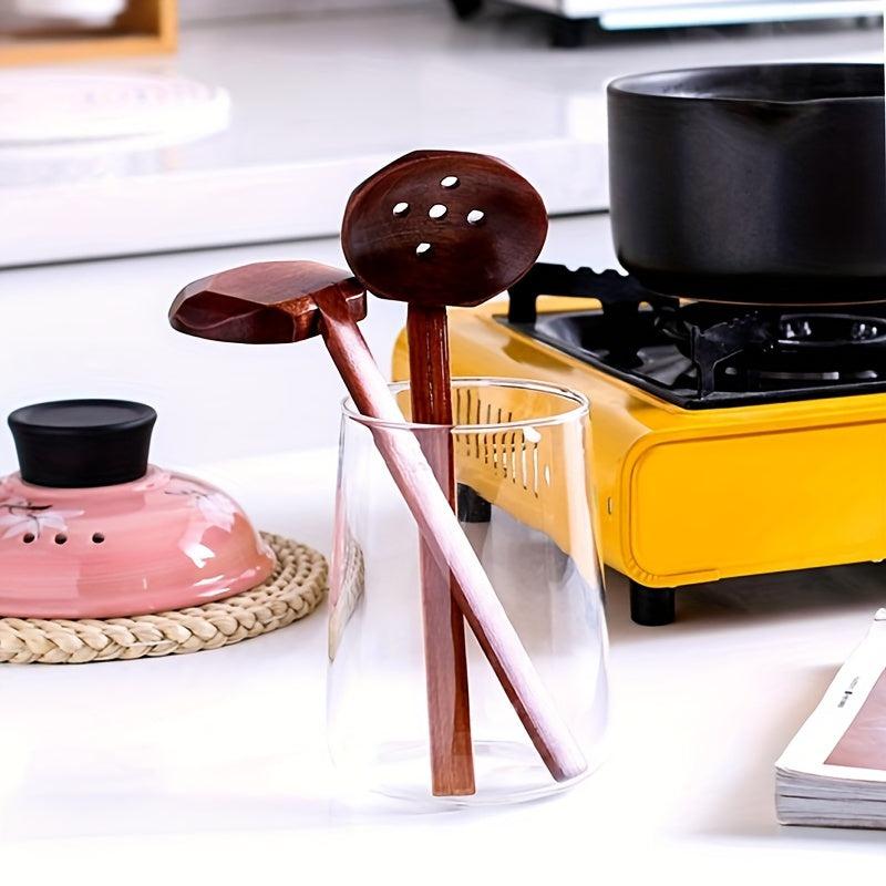 Qo'l bilan tayyorlangan yog'och sho'rva qoshig'i/qoshig'i uzun bambuk tutqichi bilan - oziq-ovqat bilan aloqa uchun oshxona asbobi - issiq potni suzish va xizmat ko'rsatish uchun ideal