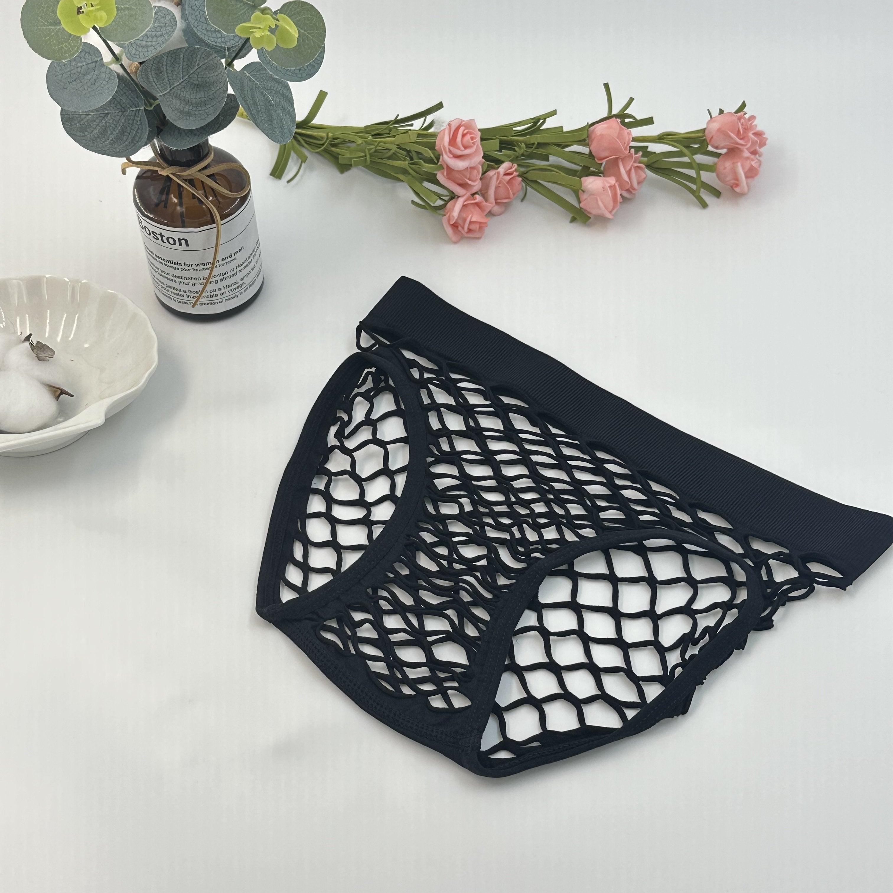 Женские сексуальные сетчатые трусики из нейлоновой пряжи с соблазнительным треугольным дизайном и бесшовной, дышащей тканью.