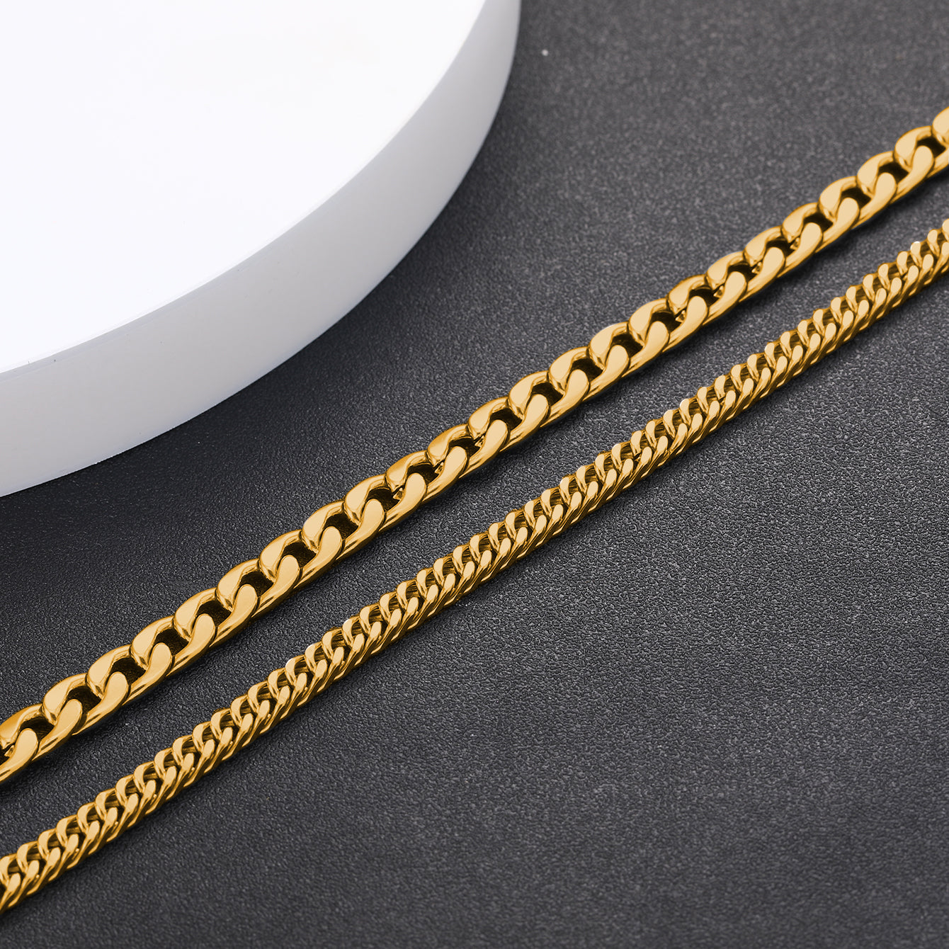Set of 2 Men's Stainless Steel Necklaces with Gold Plating and High-Quality Metal