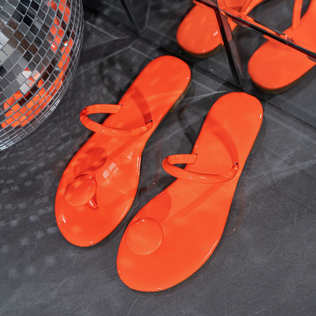 Women's Flat Thong Sandals with Buckle Open Toe Summer Shoes in Multiple Colors