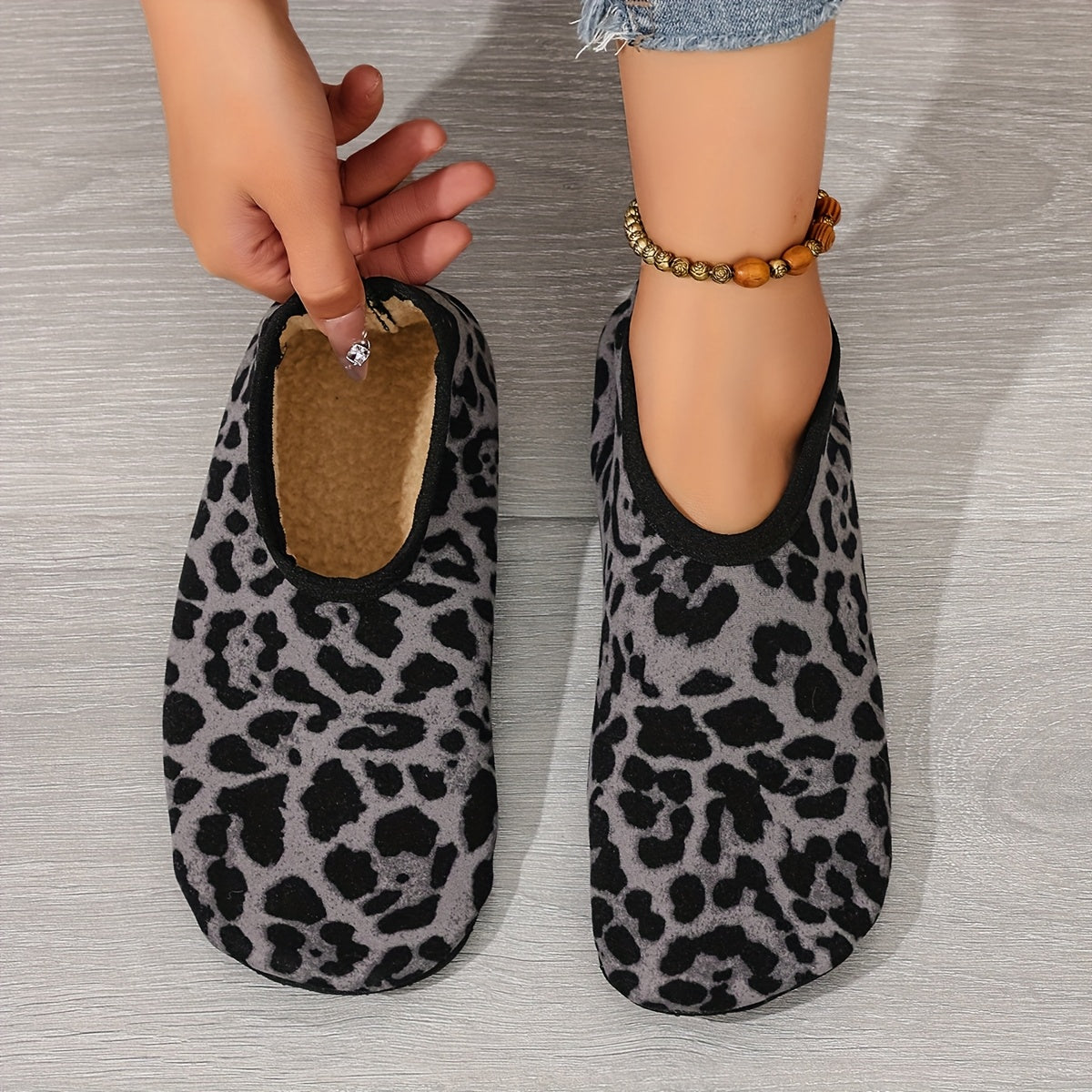 Women's Leopard Print Slip-On Indoor House Slippers with Plush Lining