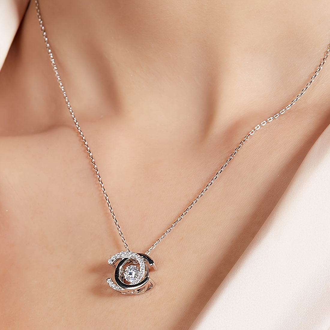 0.5ct Moissanite taqinchoqli uzuk, S925 kumushda, GRA sertifikati bilan