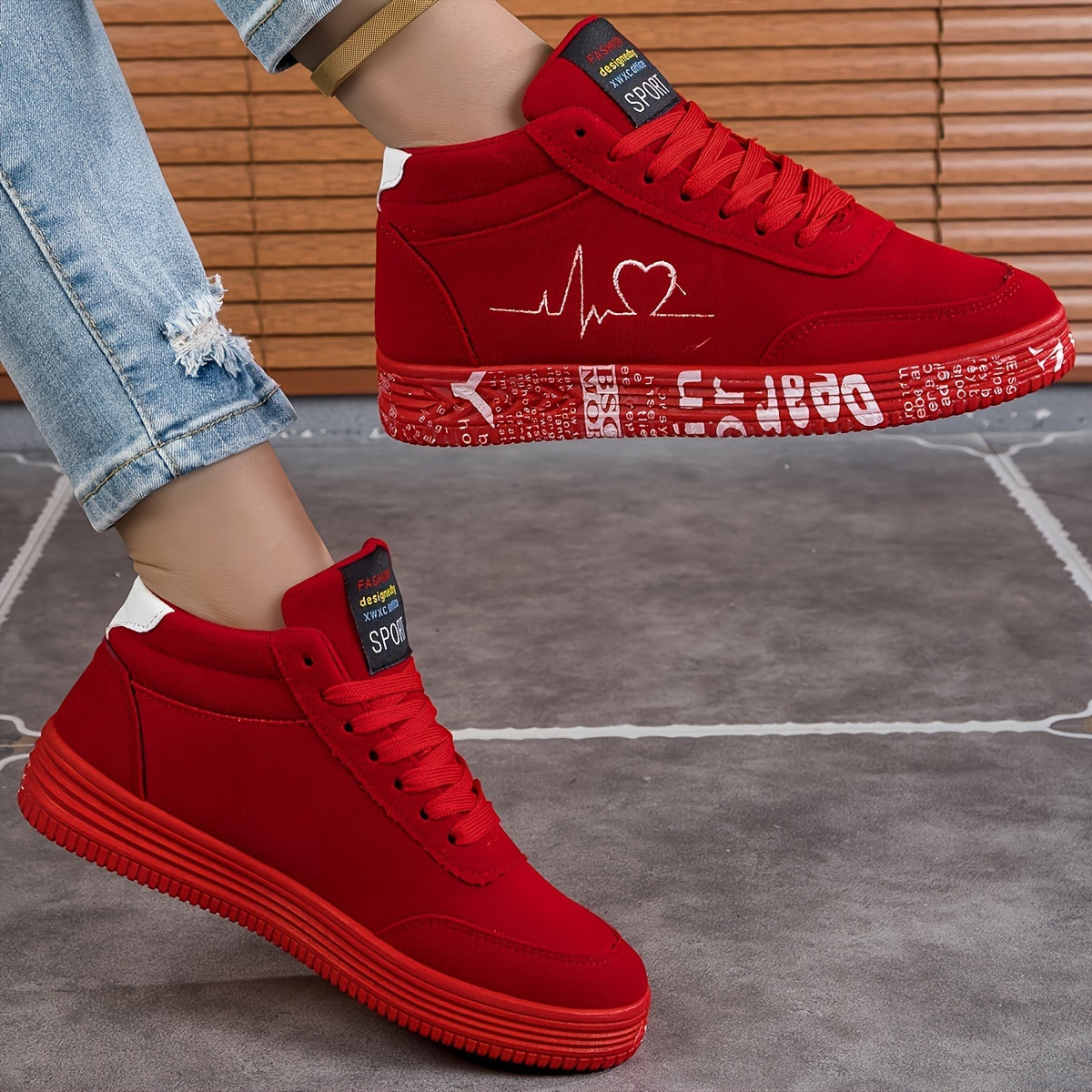 Zapatillas altas rojas para mujer con estampado de corazones y suela de EVA para uso casual