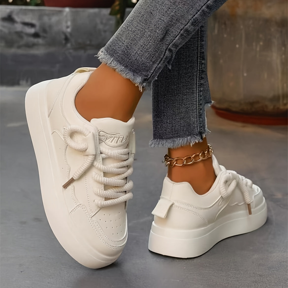 Women's Casual Lace-Up Platform Sneakers Solid Color Low Top Comfortable Shoes