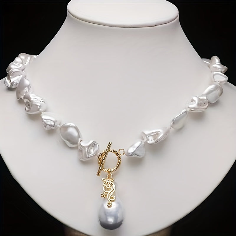 Pearl Pendant Necklace with Trendy Design for Women