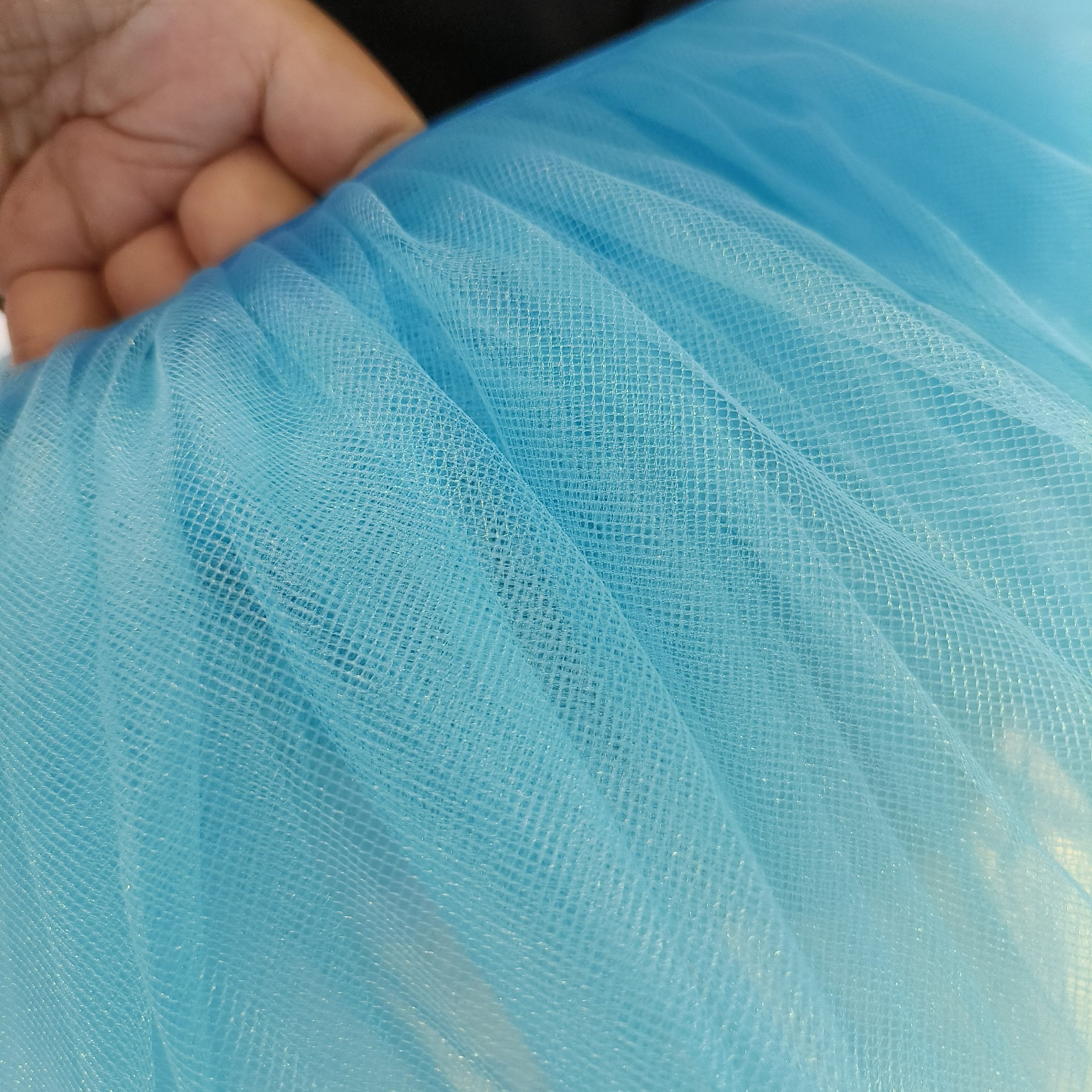 Bu Fluffy 80s Tutu yubkasi bilan partiyaga tayyorlaning! Ayollar va o'smirlar uchun mukammal bo'lgan, bu elastik bel yubkasi ultra-pufak ko'rinish uchun 5 qatlam tullega ega. Halloween, kostyum partiyalari va Rojdestvo kabi bayram tadbirlari uchun ideal.