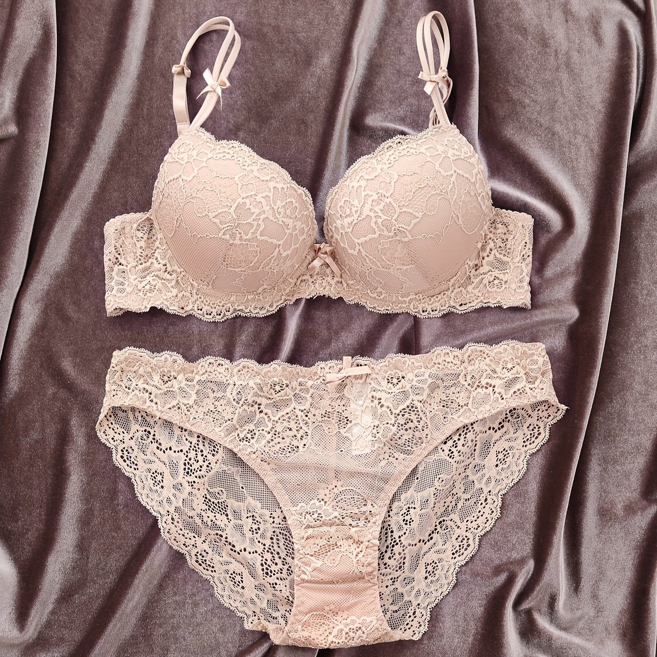 Women’s Lace Bra Set and Mesh Panties Push-Up Lingerie Set
