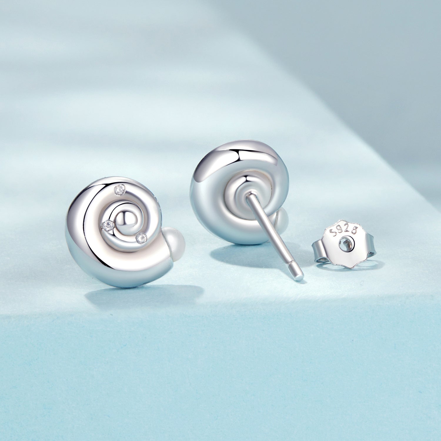 Women’s Seashell Stud Earrings Hypoallergenic 925 Silver Faux Pearl Inlay