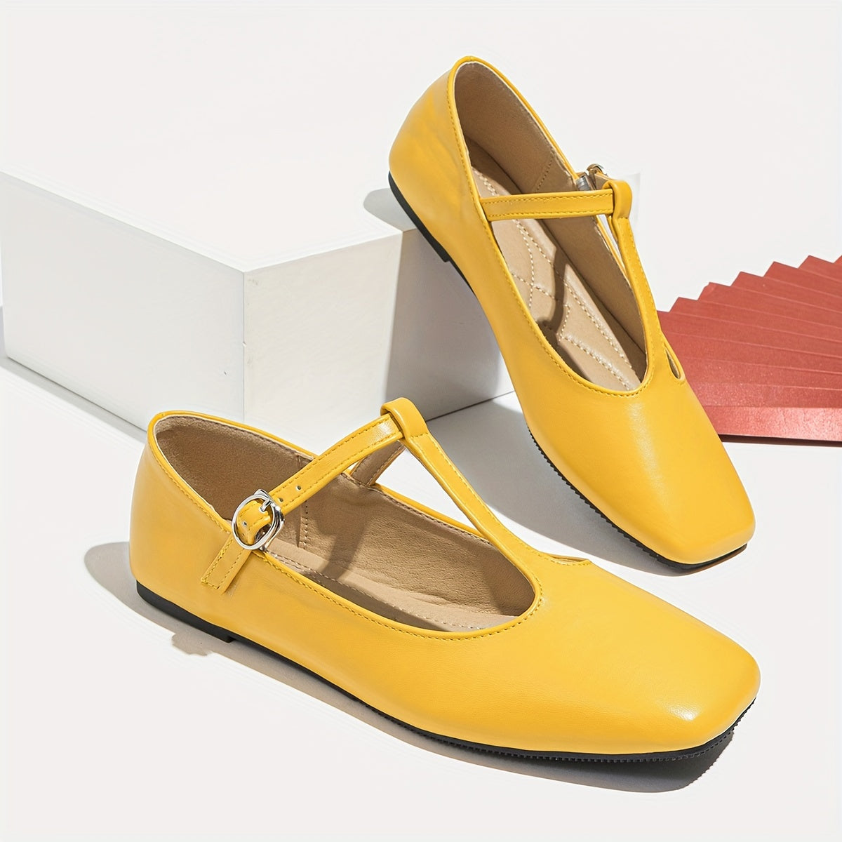 Zapatos casuales de mujer en negro con pala en T y punta cuadrada