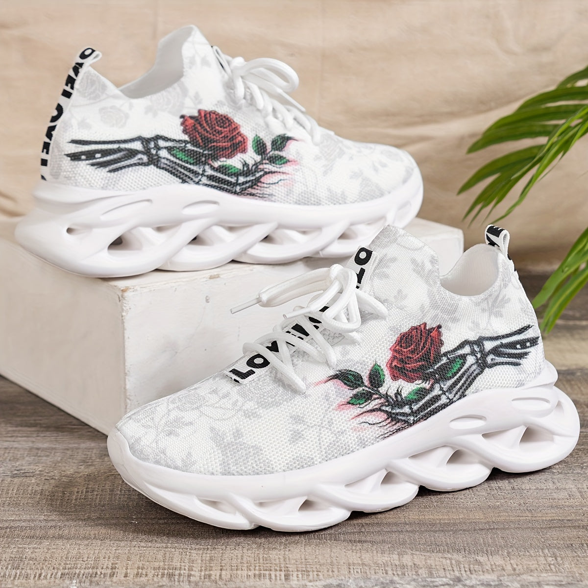 Women's Flower Pattern Platform Sneakers Breathable Knit Lace-Up Outdoor Shoes