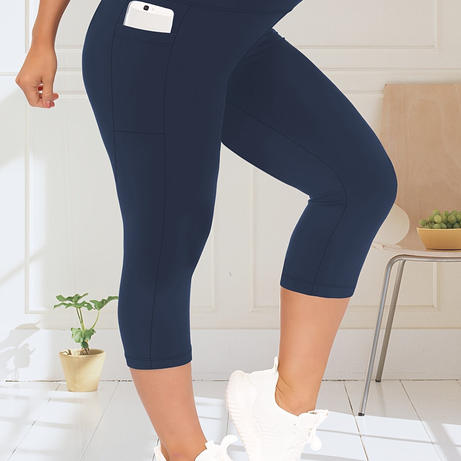 Plus Size Women's High-Waisted Capri Leggings with Side Pockets
