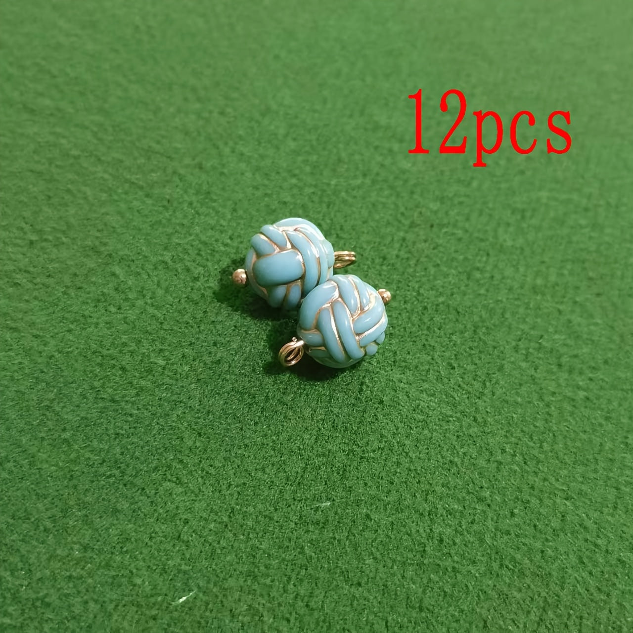 Zargarlik uchun oltin detallari bilan 12 ta vintage uslubidagi dumaloq plastmassa tugmachalar to'plami