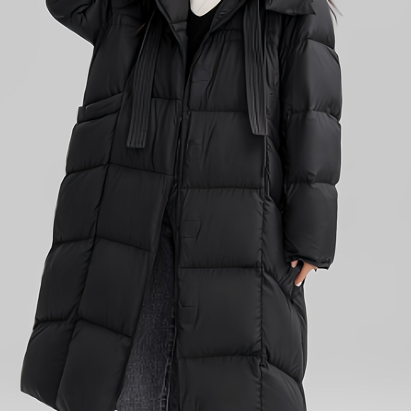 Ayollar uchun tasodifiy kaputli qushqon ko'ylagi 90% o'rdak qushi va 10% tukdan tayyorlangan. Uzoq yenglar, bir xil rang, cho'zilmaydigan mato va 240g vazn bilan ajralib turadi. Qishki issiqlik uchun mukammal.