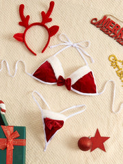 Ichki kiyim to'plami soch bog'ichi, brassier va ichki shimlarni o'z ichiga oladi.