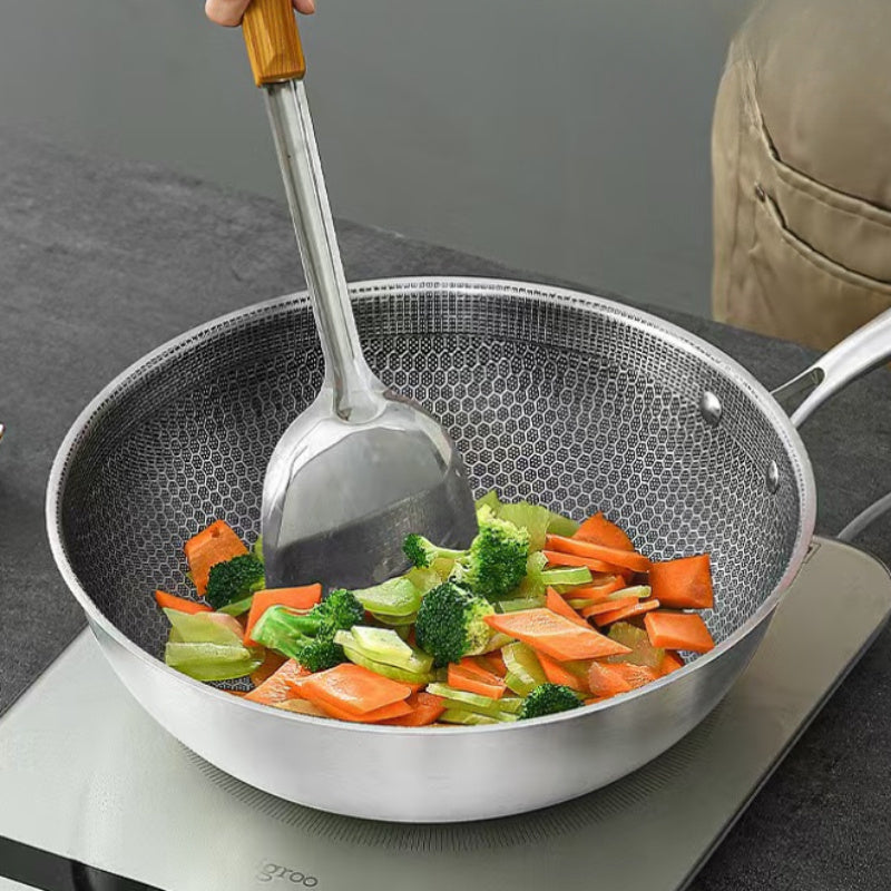 Honeycomb Non-Stick Uncoated Wok, zanglamas po'latdan yasalgan oshpaz tutqichi bilan, chizishdan himoyalangan, gaz va induksion plitalar uchun mos, faqat qo'l bilan yuvish uchun mo'ljallangan qozon.