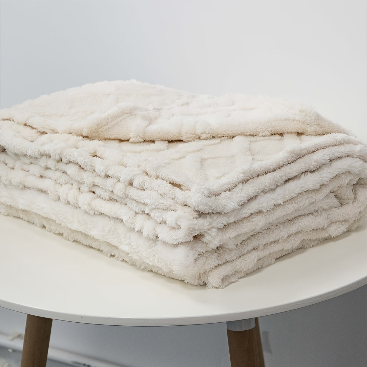 Fuzzy Throw Blanket Polyester Lightweighy Cozy RV Sofa Bed Comfort Accessory