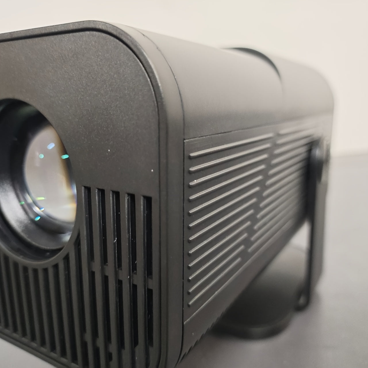 Мини-проектор портативный настольный крепление 180° вращающееся для домашнего офиса конференции