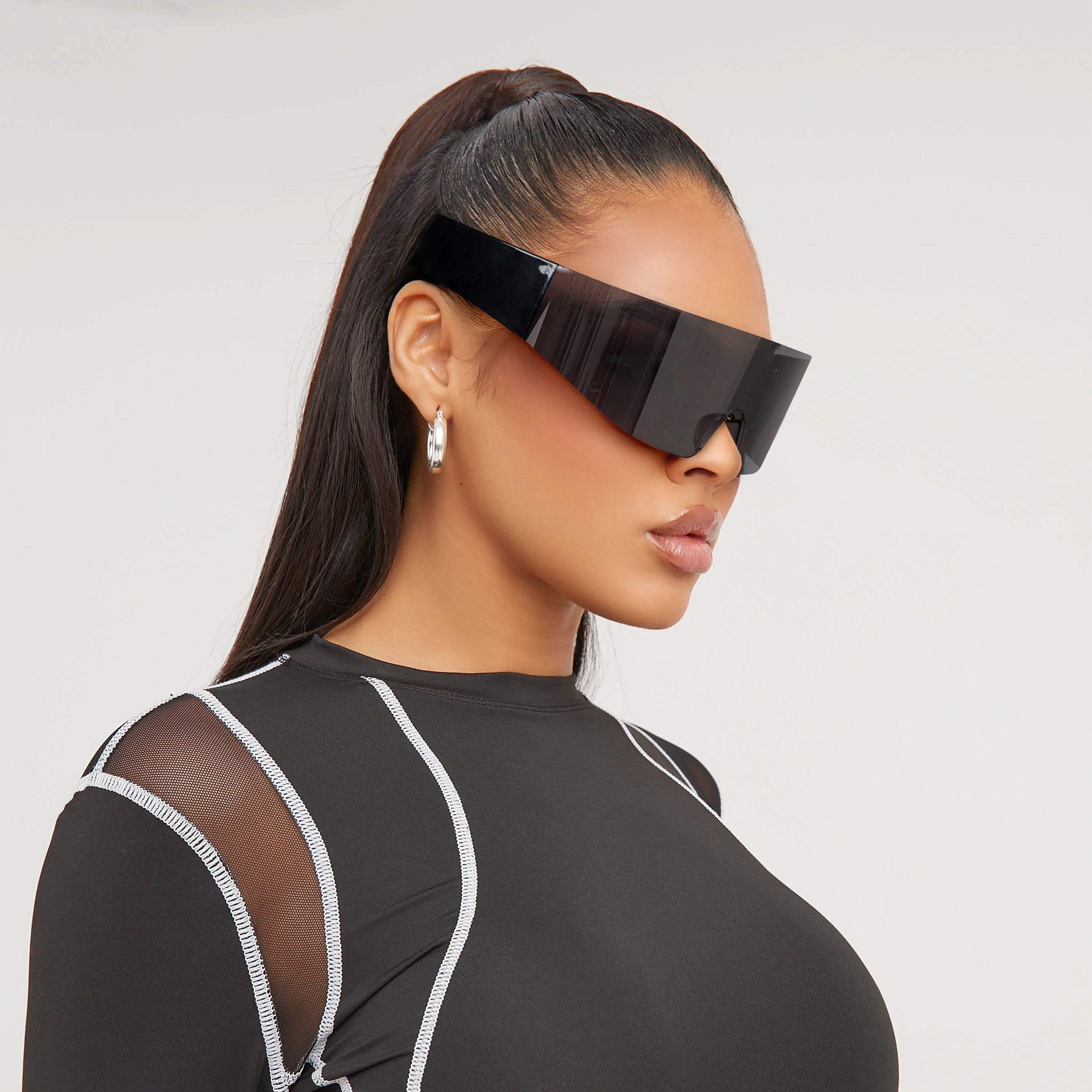 Yagona dizayndagi erkaklar va ayollar uchun rimless, oynali quyosh ko‘zoynaklari velosipedda, plyaj partiyalarida va moda uchun mo‘ljallangan, bir qismli