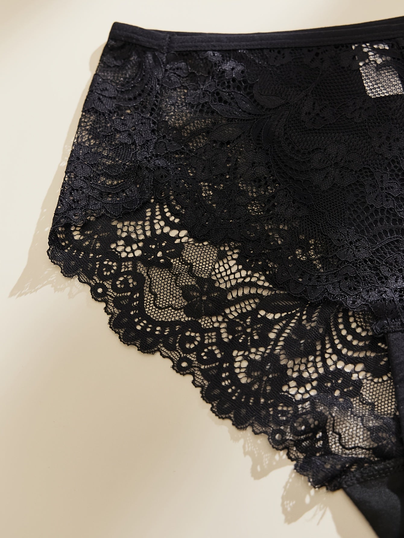 3-to'plam yuqori belli, katta o'lchamli qora tikanli tilla bilan qoplangan ichki kiyimlar, o'rta elastik to'qima, bir xil rang