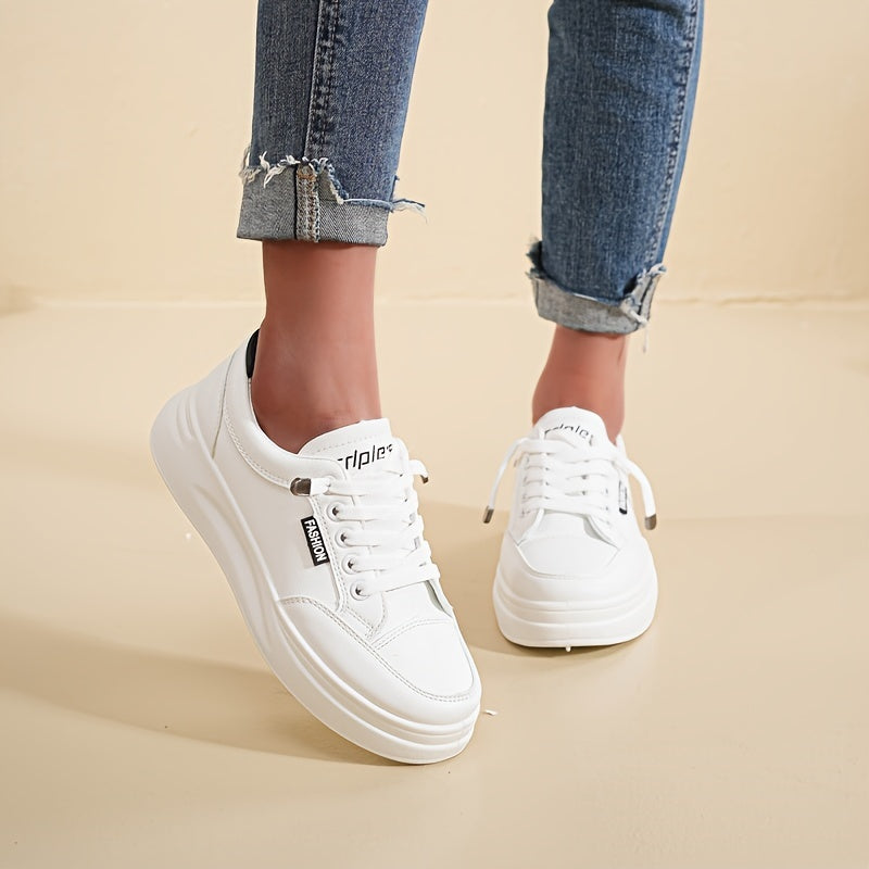 Ayollar uchun nafas oluvchi, engil yugurish poyafzallari yozgi dam olish va sport uchun