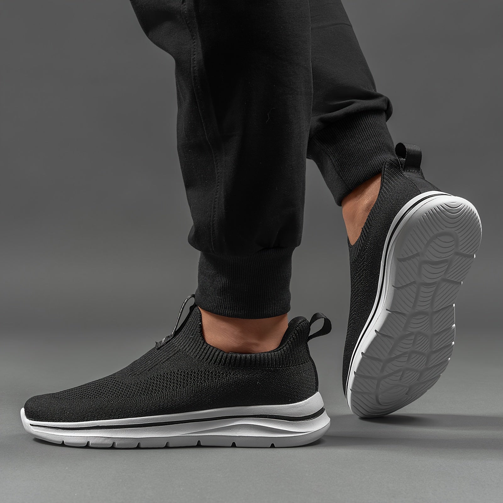 "Erkaklar uchun vintage uslubidagi kundalik kiyish uchun mo'ljallangan ventilyatsiyali dizayndagi sport krossovkalari, nafas oladigan mato ustki qismi, MD tagligi va dumaloq barmoq bilan."