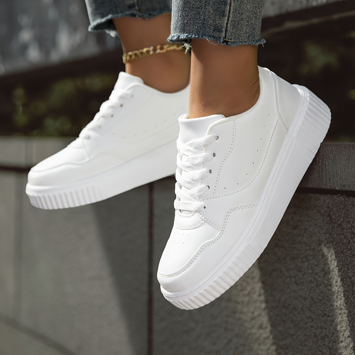 Women's White Low-Top Sneakers Casual Lace-Up Shoes with EVA Sole