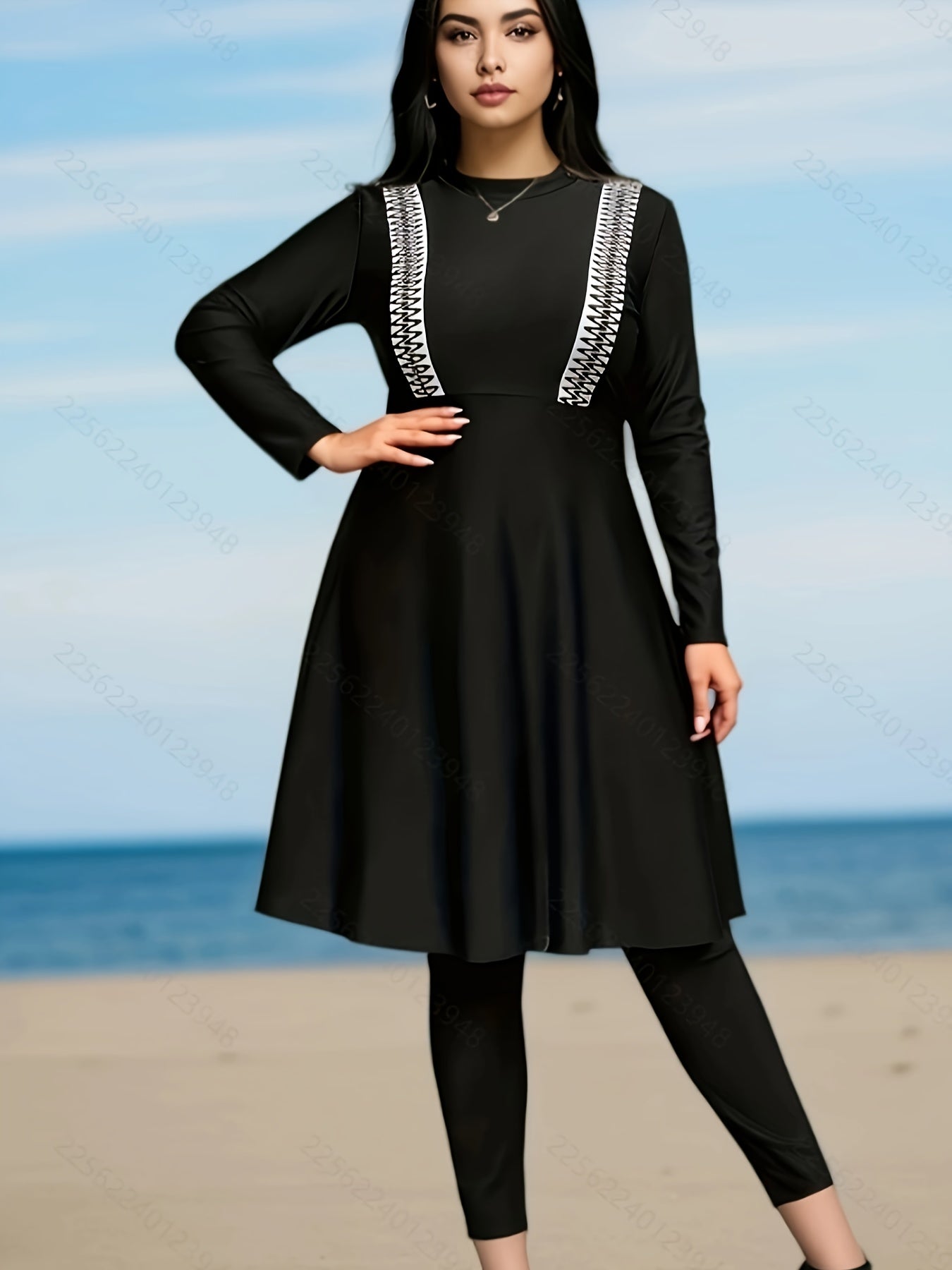 Ayollar uchun qulay, kamtar tankini to'plami, yuqori cho'ziluvchan polyester aralashmasidan, bir rangda, krujka bo'yin, to'qilgan mato.