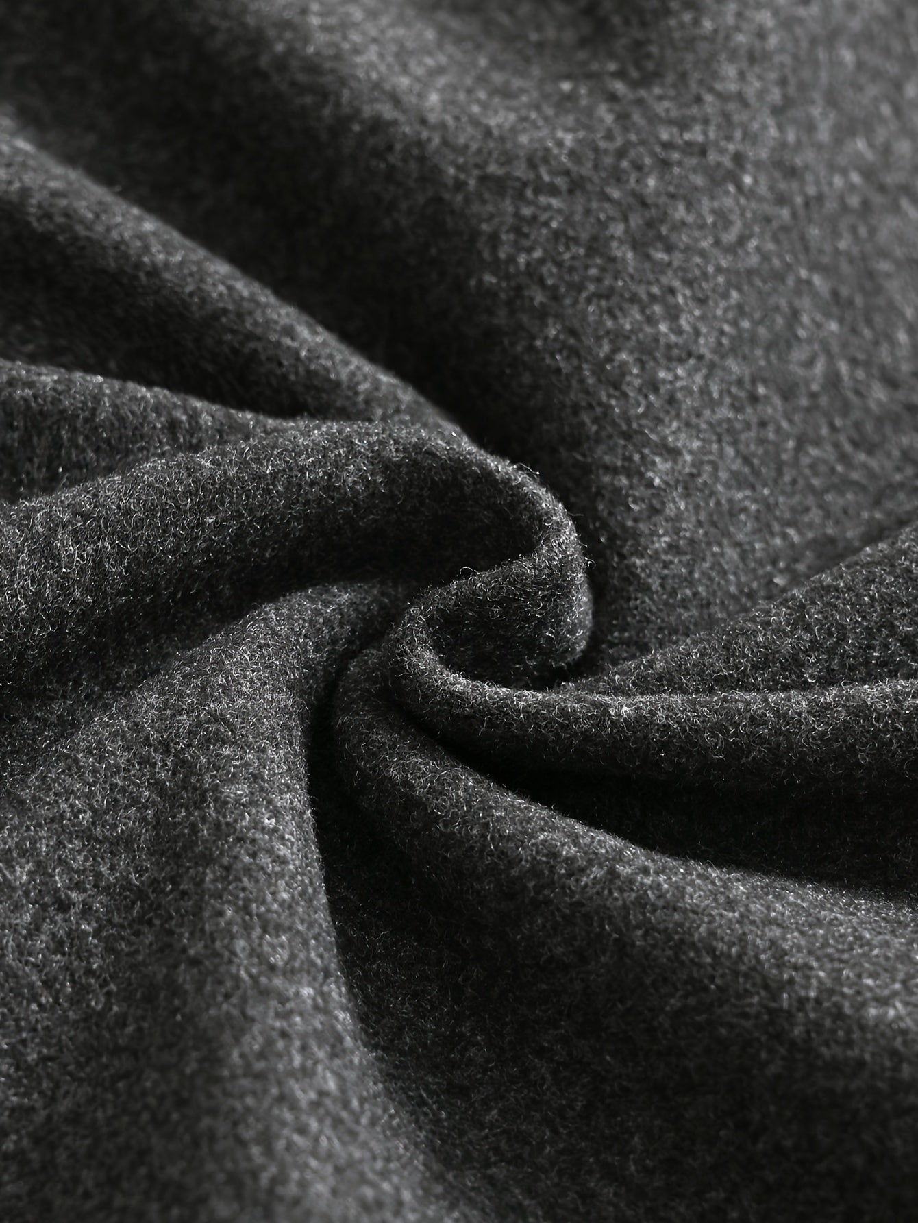 Erkaklar uchun yupqa terma shimlar, iliq flis bilan qoplangan legging uslubida, cho'ziluvchan polyester/spandex aralashmasidan tayyorlangan, kulrang rangda. Qishki qulaylik va norasmiy kiyim uchun mukammal.