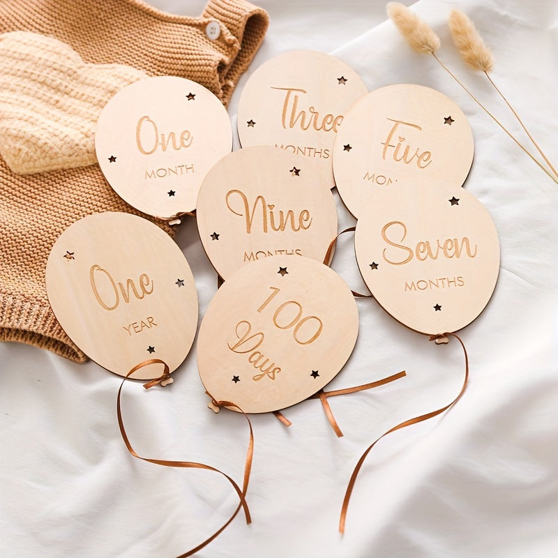 Set of Wooden Milestone Cards Light Brown Balloon Design for Baby First Year
