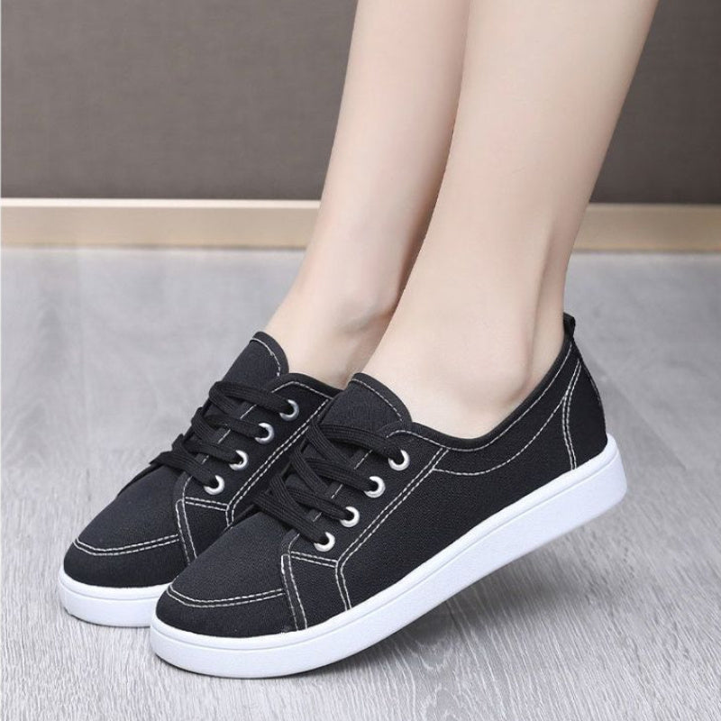 Women's Breathable Casual Sneakers Flat Sole Black White Contrast Stitching