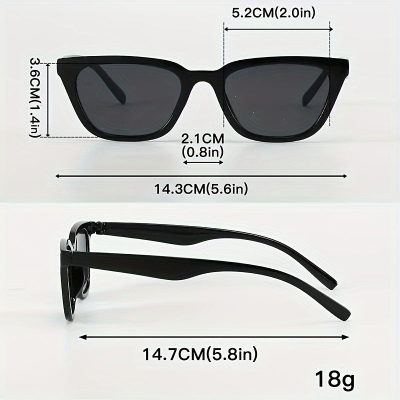 Zamonaviy moda ko'zoynaklari kichik kvadrat ramkalar va shaffof leopard naqshli dizayn bilan. Ko'cha uslubi va moda ixlosmandlari uchun ideal.