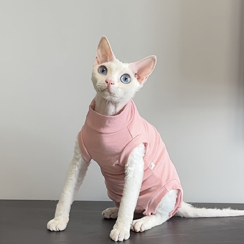 Sphinx mushuklari uchun barcha mavsumlarga mo'ljallangan kiyim, cho'ziluvchan sochsiz matodan tayyorlangan, qorin va oyoqlarni yopish uchun bir xil rangli qoplama. 90% Spandex va 10% Polyesterdan tayyorlangan, kichikdan o'rta kattalikka mos keladi.