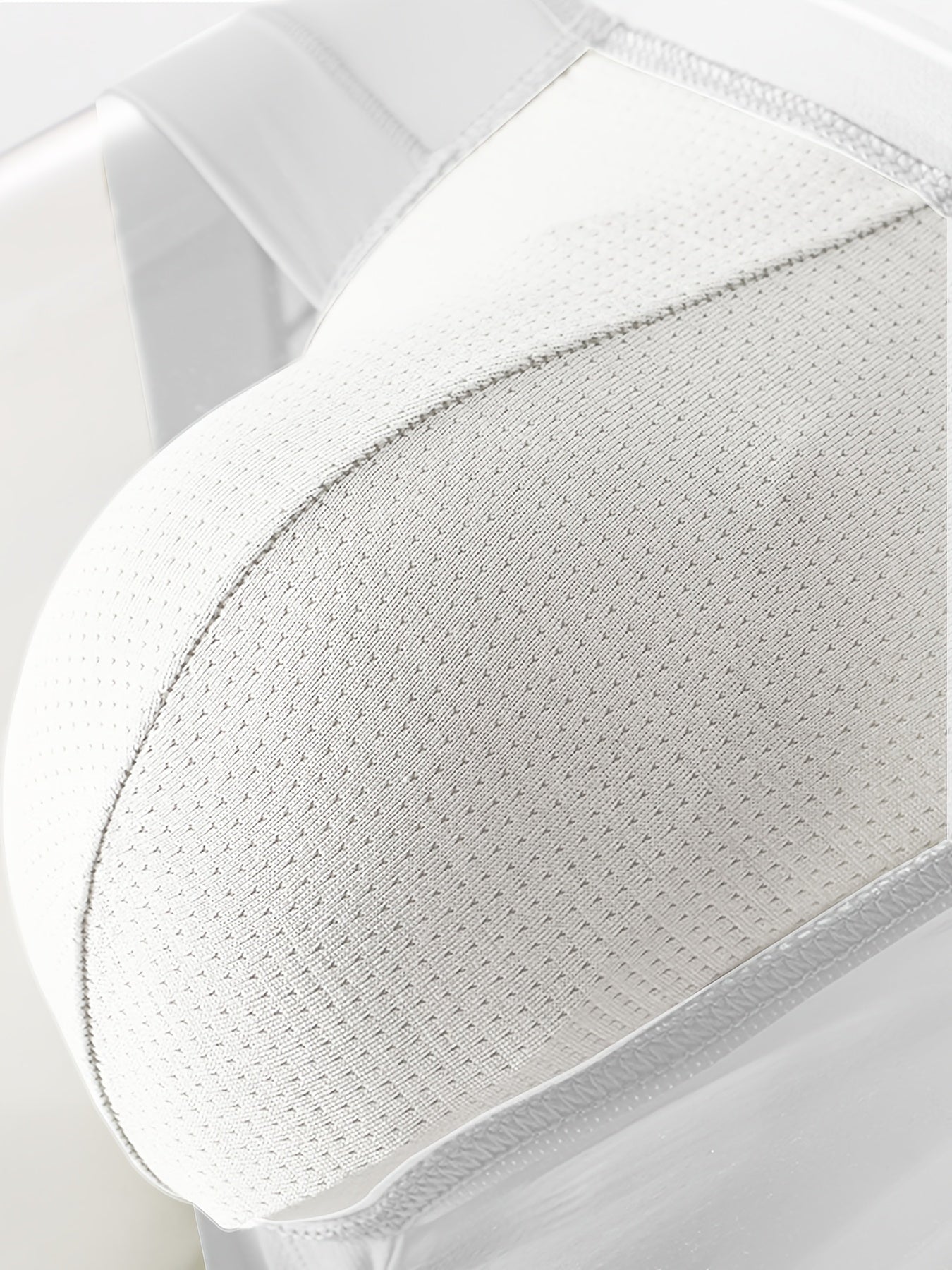 Men's Low-Rise Briefs Breathable Mesh Quick-Dry Knit Fabric Solid Color High Stretch