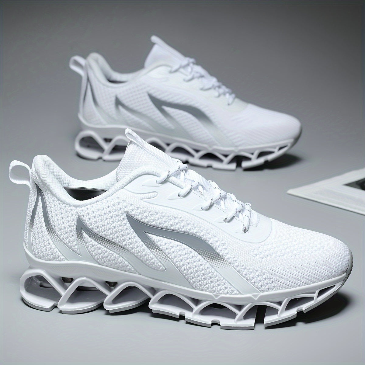 Men's Athletic Sneakers Breathable Mesh Non-Slip Rubber Sole Lace-Up Round Toe All-Season Black and Gold