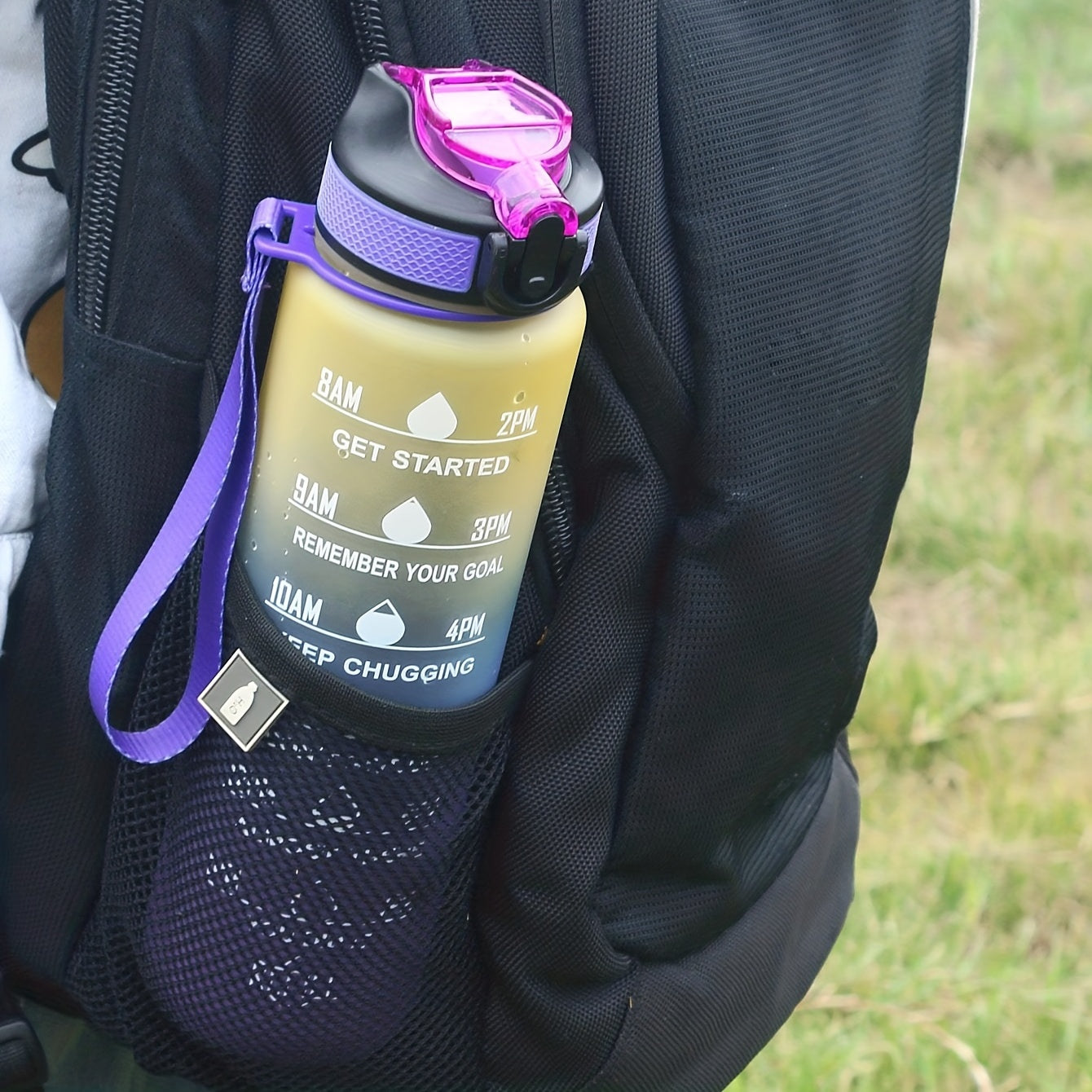 Botella de agua de 32oz con marcador de tiempo para hidratación y fitness