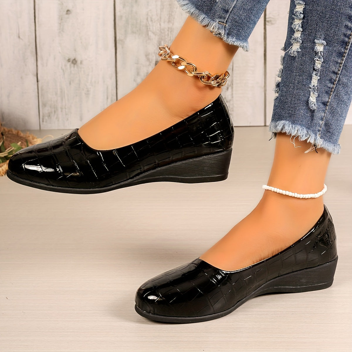 Women’s Plaid Lightweight Soft Sole Ballet Flats with Glitter Embellishment