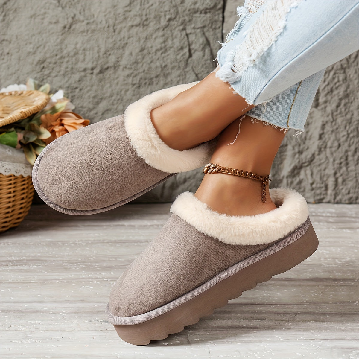 Women's Faux Fur Slip-On Slippers Indoor Outdoor Thick Sole