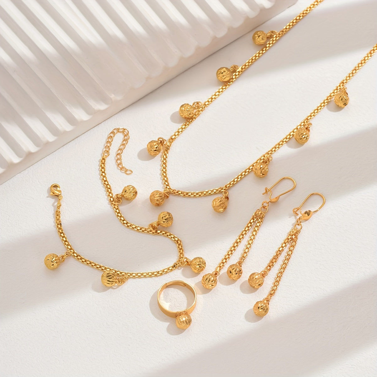 Vintage-Inspired Jewelry Set with Beaded Necklace Earrings Bracelet for Weddings and Parties