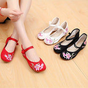 Women's Chinese Style Retro Embroidered Hanfu Shoes with Floral Cloth for Casual and Dance