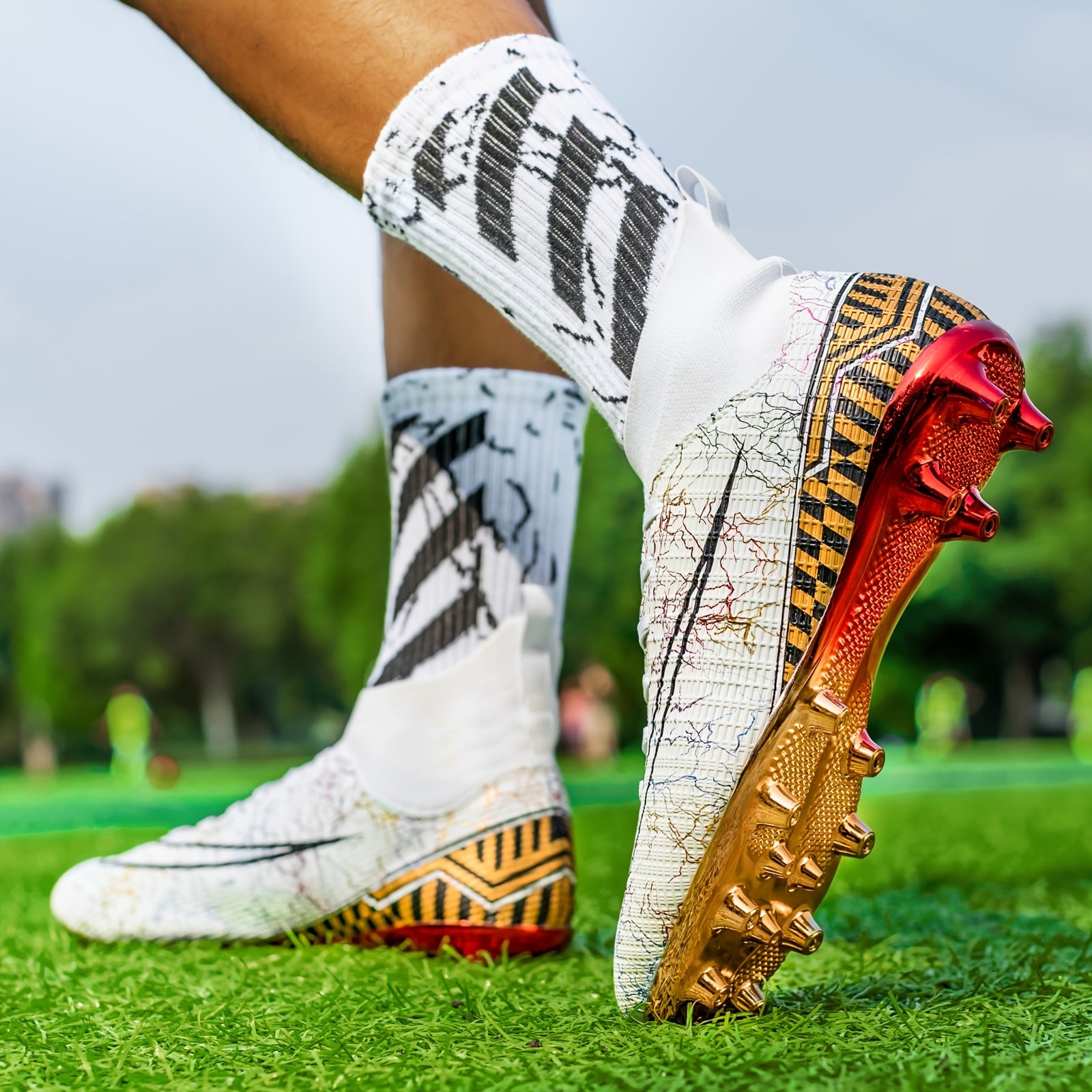 Men's High Top Football Shoes Indoor Outdoor Spikes Non Slip Sports Sneakers