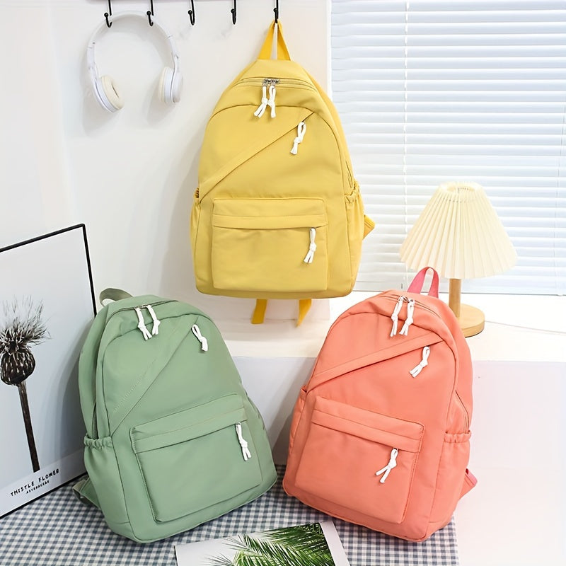 4 ta oddiy sayohat ruksaklari to'plami, bir rangda va katta sig'imga ega, maktab yoki sayohat uchun ideal.