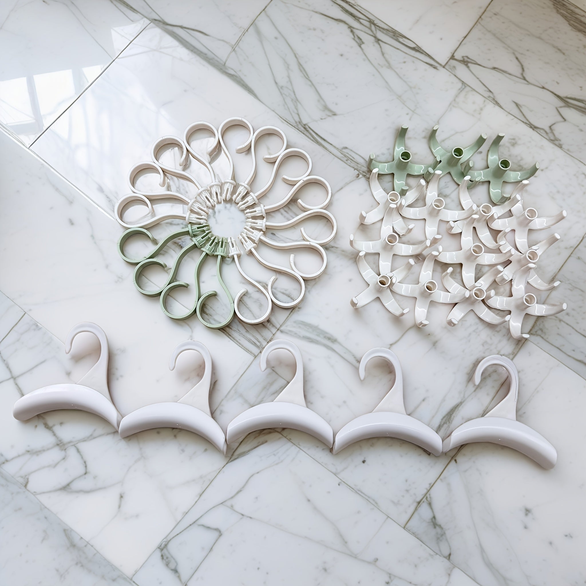 Multifunctional Wardrobe Set with 14 Widened Hooks for Clothes and Bags